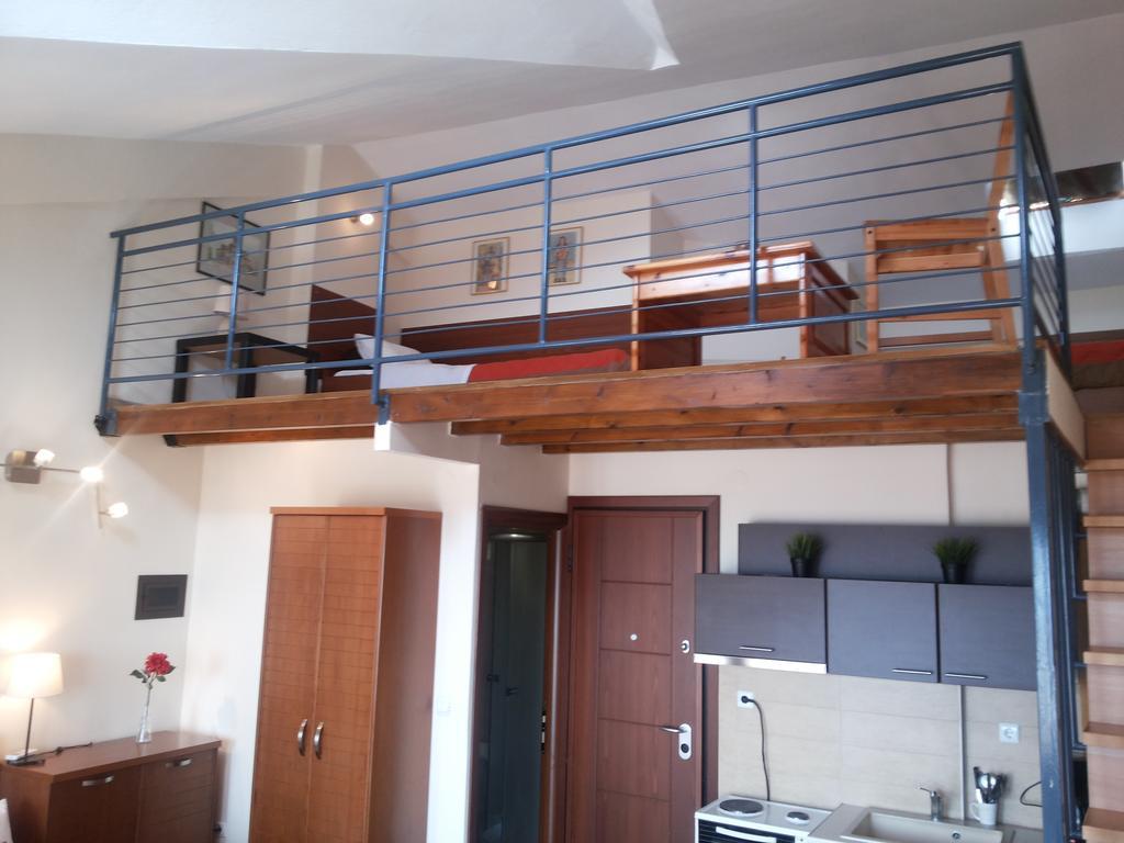 Kripis Studio Салоніки Номер фото